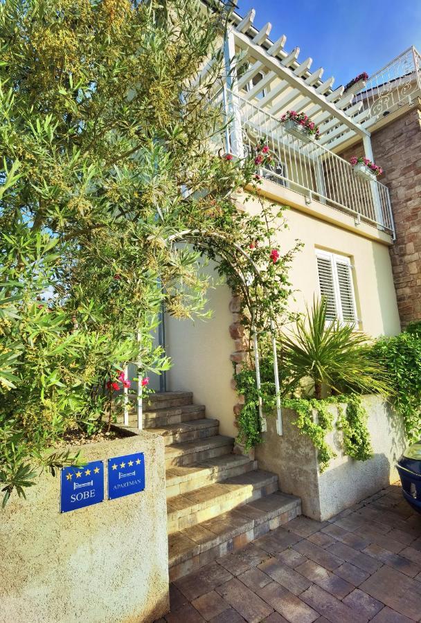 Guesthouse Olei Malinska Exterior photo